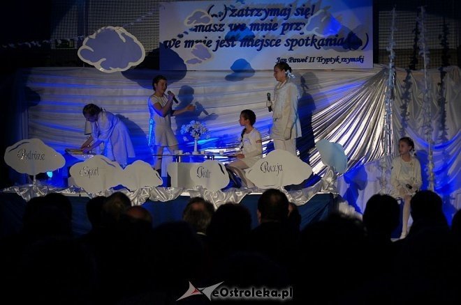 Uroczystości w Szkole Podstawowej nr 10 [19.05.2014] - zdjęcie #1 - eOstroleka.pl