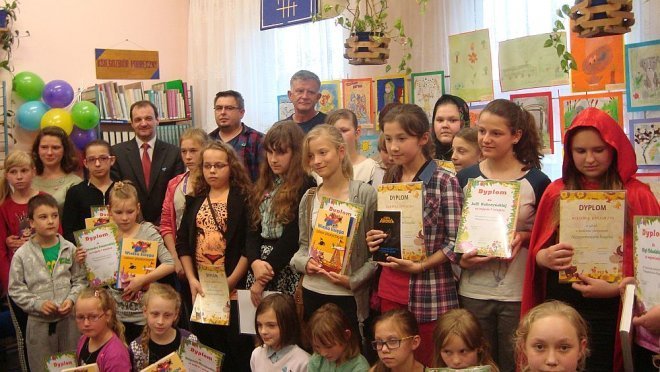 Przeczytajmy razem - spotkanie czytelnicze w Filii Nr 2 Miejskiej Biblioteki Publicznej [20.05.2014] - zdjęcie #6 - eOstroleka.pl