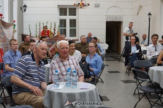 Spotkanie z Kajetanem Rajskim, autorem książki „Wilczęta. Rozmowy z dziećmi Żołnierzy Wyklętych” [23.05.2014] - zdjęcie #3 - eOstroleka.pl