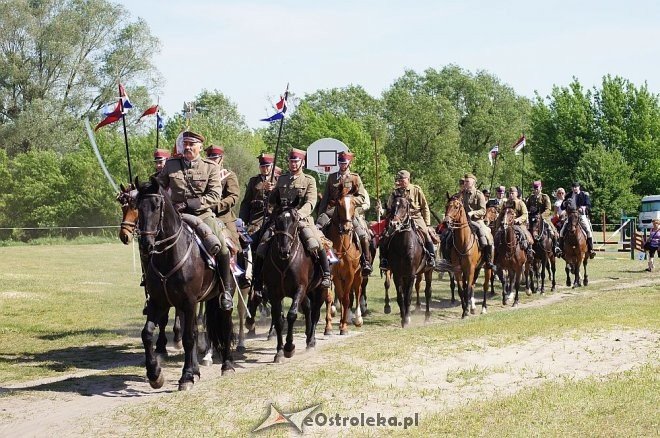 Parada kawalerii ulicami miasta [24.05.2014] - zdjęcie #3 - eOstroleka.pl