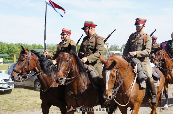 Parada kawalerii ulicami miasta [24.05.2014] - zdjęcie #7 - eOstroleka.pl