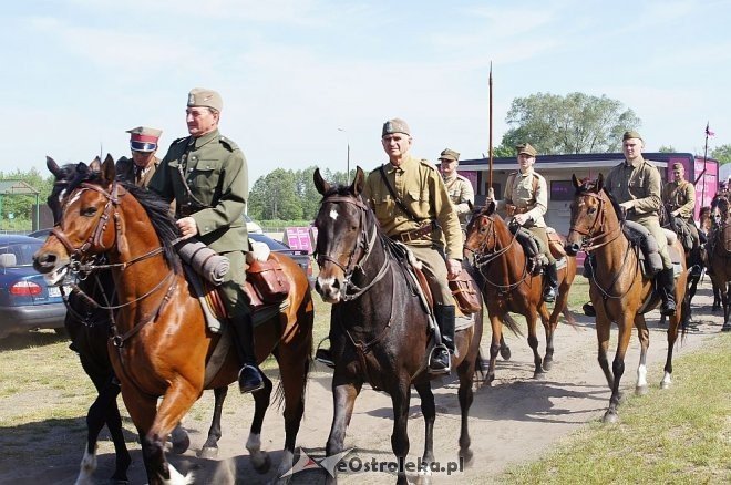 Parada kawalerii ulicami miasta [24.05.2014] - zdjęcie #8 - eOstroleka.pl