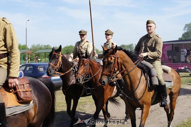 Parada kawalerii ulicami miasta [24.05.2014] - zdjęcie #9 - eOstroleka.pl