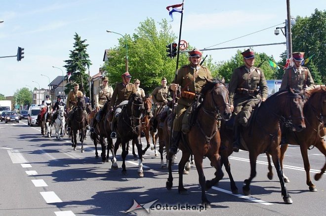 Parada kawalerii ulicami miasta [24.05.2014] - zdjęcie #32 - eOstroleka.pl