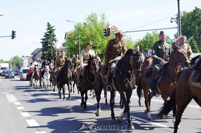 Parada kawalerii ulicami miasta [24.05.2014] - zdjęcie #19 - eOstroleka.pl