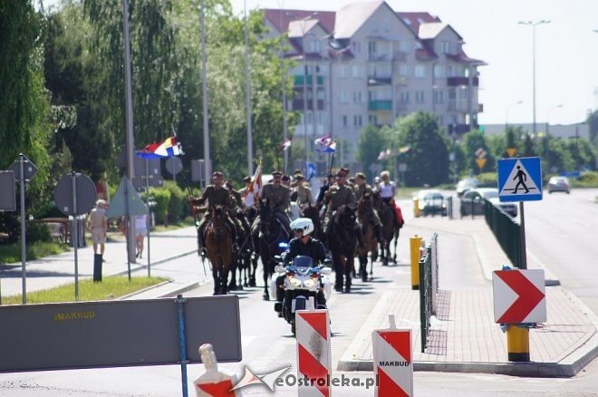 Parada kawalerii ulicami miasta [24.05.2014] - zdjęcie #17 - eOstroleka.pl