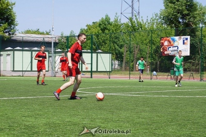 II Turniej Gier Zespołowych w Zespole Szkół Zawodowych Nr 2 [27.05.2014] - zdjęcie #37 - eOstroleka.pl