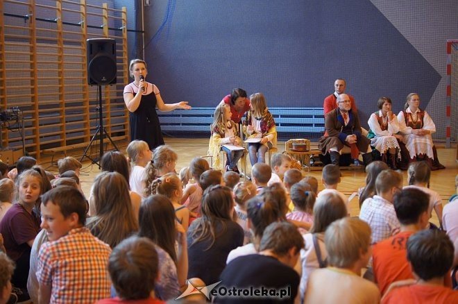 „Kurpie Pieśnią i Słowem Malowane” – Dni Kultury Kurpiowskiej w SP 10 [27.05.2014] - zdjęcie #35 - eOstroleka.pl