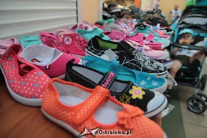 Stoiska kupców z małego ryneczku w hali Jedynka [28.05.2014] - zdjęcie #131 - eOstroleka.pl