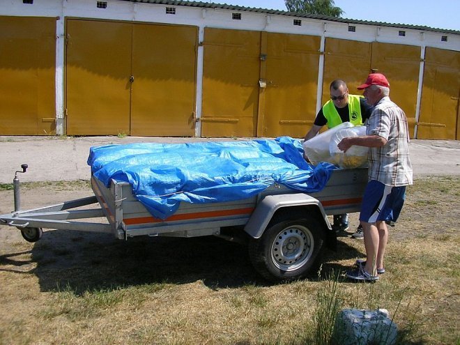 PZW Narew oraz Energopap zarybiali Narew [ZDJĘCIA] - zdjęcie #13 - eOstroleka.pl