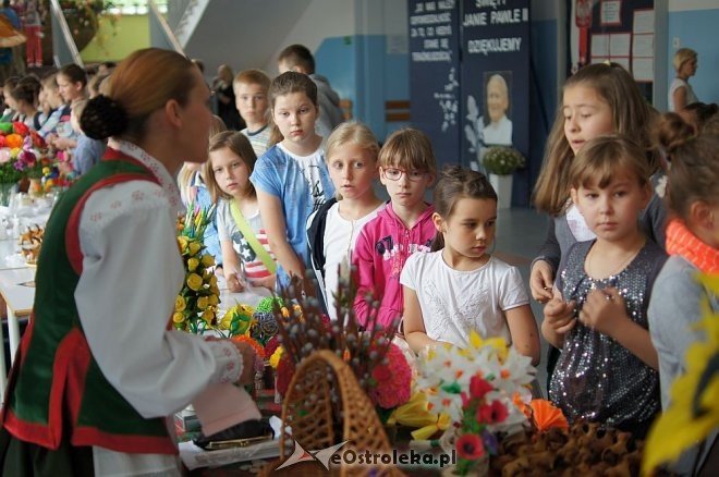 „Kurpie Pieśnią i Słowem Malowane” – Kolejny dzień Dni Kultury Kurpiowskiej w SP 10 [28.05.2014] - zdjęcie #3 - eOstroleka.pl