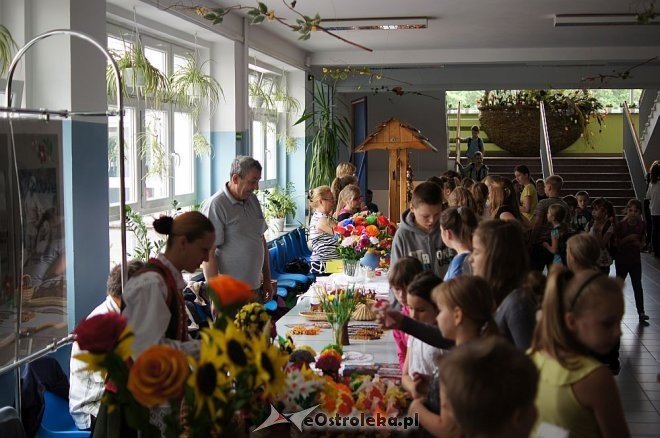„Kurpie Pieśnią i Słowem Malowane” – Kolejny dzień Dni Kultury Kurpiowskiej w SP 10 [28.05.2014] - zdjęcie #5 - eOstroleka.pl