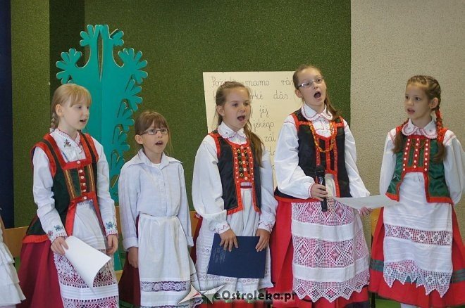 „Kurpie Pieśnią i Słowem Malowane” – Kolejny dzień Dni Kultury Kurpiowskiej w SP 10 [28.05.2014] - zdjęcie #63 - eOstroleka.pl