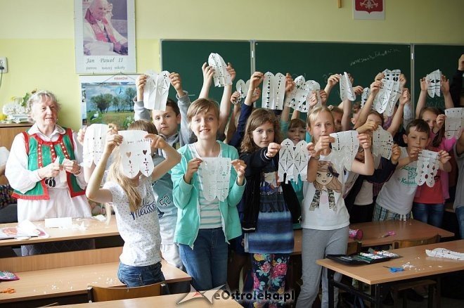 „Kurpie Pieśnią i Słowem Malowane” – Kolejny dzień Dni Kultury Kurpiowskiej w SP 10 [28.05.2014] - zdjęcie #35 - eOstroleka.pl