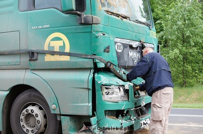 Zderzenie dwóch tirów i ciągnika rolniczego w Laskowcu [28.05.2014] - zdjęcie #12 - eOstroleka.pl