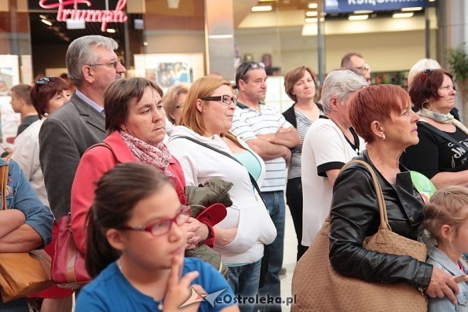 Drugi dzień otwarcia Galerii: Koncert „Drogi Na Ostrołękę” oraz Larysy Tsoy [30.05.2014] - zdjęcie #4 - eOstroleka.pl