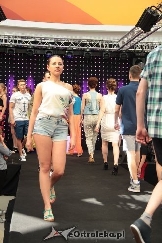 Pokaz mody Roxany Dawid w Galerii Bursztynowej [31.05.2014] - zdjęcie #79 - eOstroleka.pl