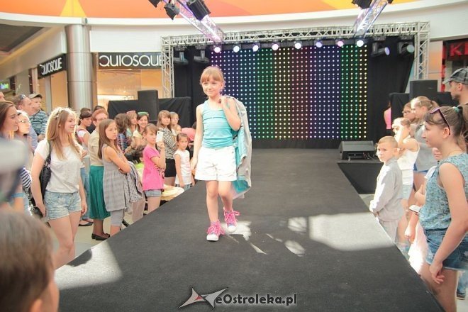 Pokaz mody Roxany Dawid w Galerii Bursztynowej [31.05.2014] - zdjęcie #115 - eOstroleka.pl
