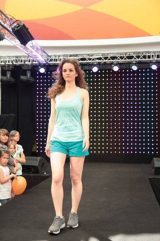 Pokaz mody Roxany Dawid w Galerii Bursztynowej [31.05.2014] - zdjęcie #137 - eOstroleka.pl