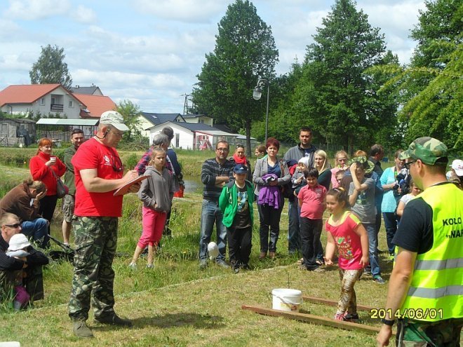 Wędkarski Dzień Dziecka z Kołem Narew 38 [1.05.2014] - zdjęcie #34 - eOstroleka.pl