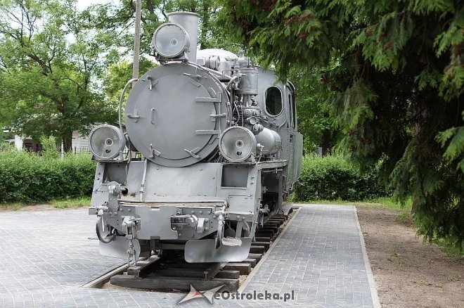 Kolejny etap prac woków lokomotywy na Placu Dworcowym [02.06.2014] - zdjęcie #2 - eOstroleka.pl