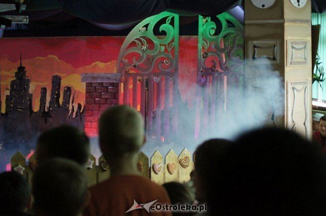 „Jaś i Małgosia w Warszawie” – spektakl teatralny dla społeczności SP nr 10 [03.06.2014] - zdjęcie #18 - eOstroleka.pl