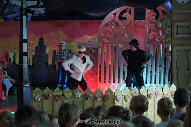 „Jaś i Małgosia w Warszawie” – spektakl teatralny dla społeczności SP nr 10 [03.06.2014] - zdjęcie #19 - eOstroleka.pl
