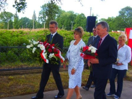Obchody pamięci ofiar rozstrzelanych 3 czerwca 1943 roku w Pasiekach [03.06.2014] - zdjęcie #1 - eOstroleka.pl