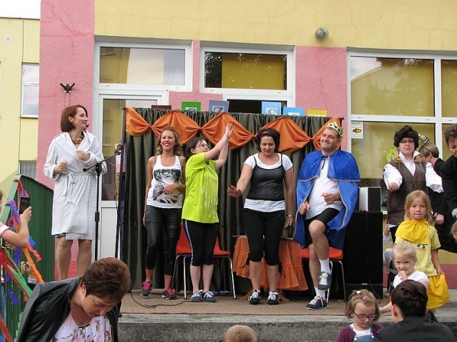 Festyn rodzinny w PM nr 15 [30.05.2014] - zdjęcie #1 - eOstroleka.pl