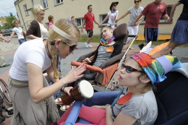 „Piknik Rodzinny - Na Dzikim Zachodzie” w  „Kolorowej Szkole” [04.06.2014] - zdjęcie #9 - eOstroleka.pl