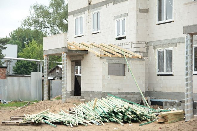 Blok socjalny przy Braterstwa Broni bez opóźnień [ZDJĘCIA] - zdjęcie #10 - eOstroleka.pl
