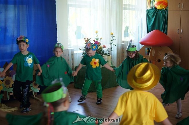 II Edycja między przedszkolnego konkursu pod hasłem „Kolorowe Ogródki” [05.06.2014] - zdjęcie #27 - eOstroleka.pl
