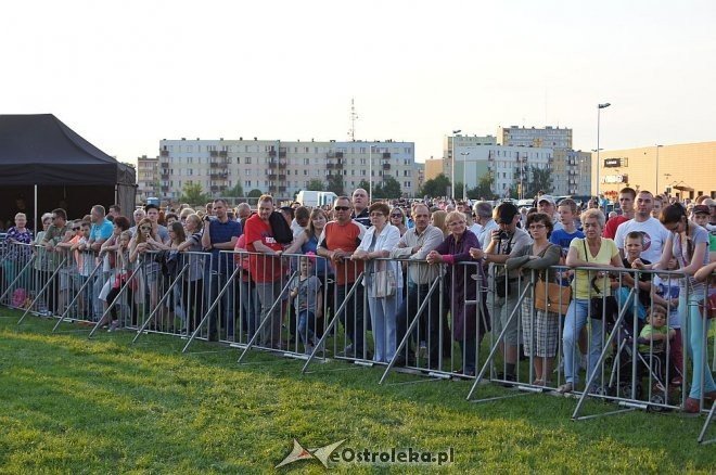 Zespół Piersi na finał wielkiego otwarcia Galerii Bursztynowej [05.06.2014] - zdjęcie #188 - eOstroleka.pl