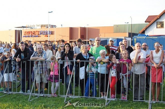 Zespół Piersi na finał wielkiego otwarcia Galerii Bursztynowej [05.06.2014] - zdjęcie #187 - eOstroleka.pl