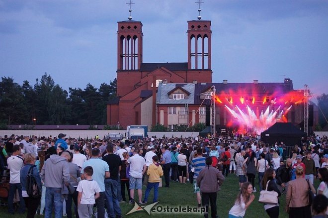 Zespół Piersi na finał wielkiego otwarcia Galerii Bursztynowej [05.06.2014] - zdjęcie #158 - eOstroleka.pl