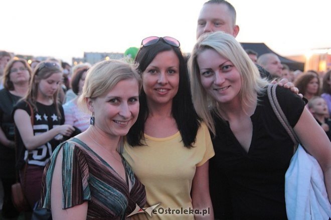 Zespół Piersi na finał wielkiego otwarcia Galerii Bursztynowej [05.06.2014] - zdjęcie #211 - eOstroleka.pl
