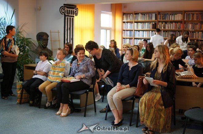 WIECZÓR W ARCE: Spotkanie Laureatów XXII Ostrołęckiego Konkursu Poetyckiego „Pierwszy krok w poezję” [05.06.2014] - zdjęcie #4 - eOstroleka.pl