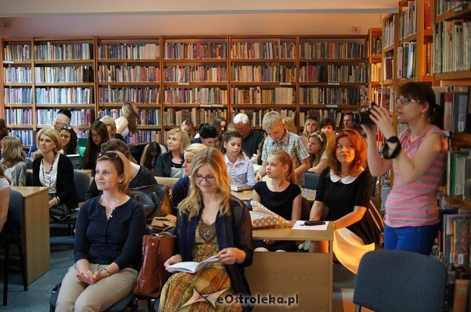 WIECZÓR W ARCE: Spotkanie Laureatów XXII Ostrołęckiego Konkursu Poetyckiego „Pierwszy krok w poezję” [05.06.2014] - zdjęcie #14 - eOstroleka.pl