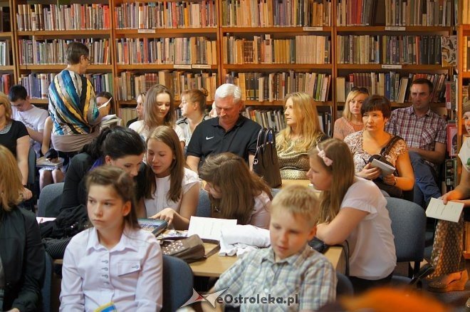 WIECZÓR W ARCE: Spotkanie Laureatów XXII Ostrołęckiego Konkursu Poetyckiego „Pierwszy krok w poezję” [05.06.2014] - zdjęcie #9 - eOstroleka.pl