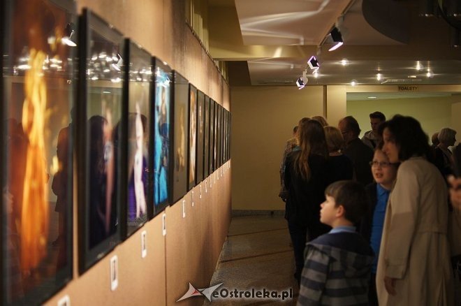 „Mój portret” - Wernisaż wystawy [06.06.2014] - zdjęcie #20 - eOstroleka.pl