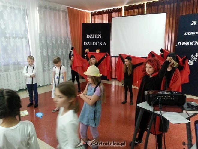 Festyn i jubileusz 20-lecia Stowarzyszenia „Pomocna Dłoń” w Ostrołęce [07.06.2014] - zdjęcie #6 - eOstroleka.pl