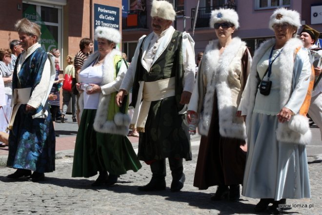 Parada Województwa Podlaskiego przeszła ulicami Łomży - zdjęcie #25 - eOstroleka.pl
