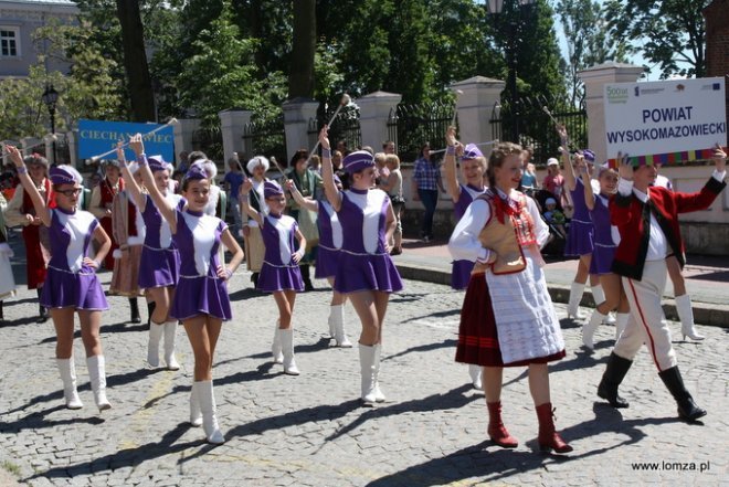 Parada Województwa Podlaskiego przeszła ulicami Łomży - zdjęcie #24 - eOstroleka.pl
