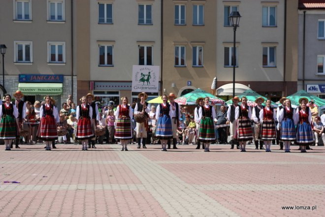 Parada Województwa Podlaskiego przeszła ulicami Łomży - zdjęcie #15 - eOstroleka.pl