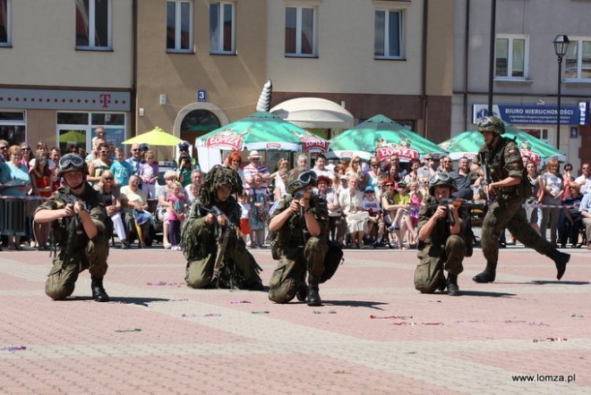 Parada Województwa Podlaskiego przeszła ulicami Łomży - zdjęcie #18 - eOstroleka.pl