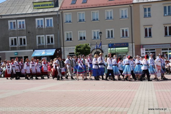 Parada Województwa Podlaskiego przeszła ulicami Łomży - zdjęcie #21 - eOstroleka.pl