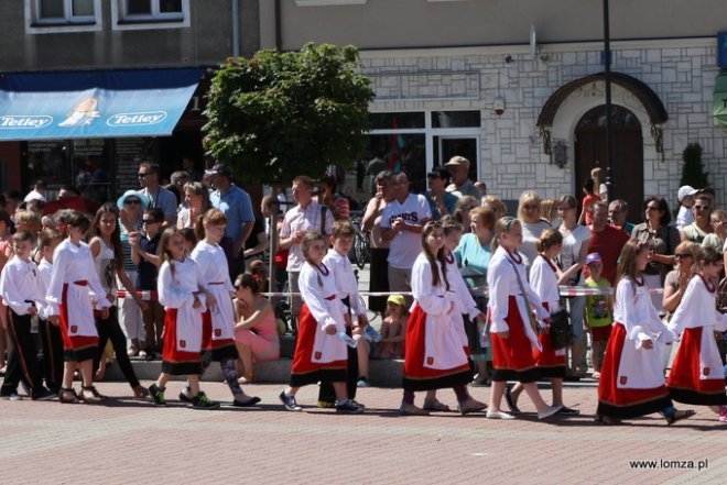 Parada Województwa Podlaskiego przeszła ulicami Łomży - zdjęcie #7 - eOstroleka.pl