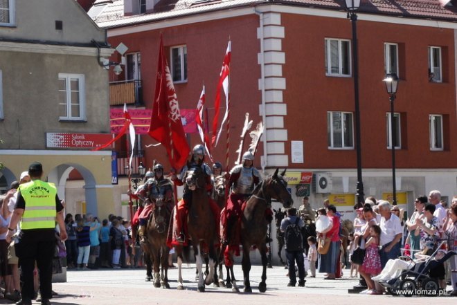 Parada Województwa Podlaskiego przeszła ulicami Łomży - zdjęcie #25 - eOstroleka.pl