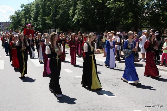 Parada Województwa Podlaskiego przeszła ulicami Łomży - zdjęcie #29 - eOstroleka.pl