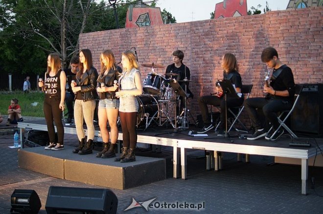 „Wolności... Oddać Nie Umiem” – koncert i spektakl plenerowy z okazji 25-lecia demokracji w Polsce [08.06.2014] - zdjęcie #59 - eOstroleka.pl